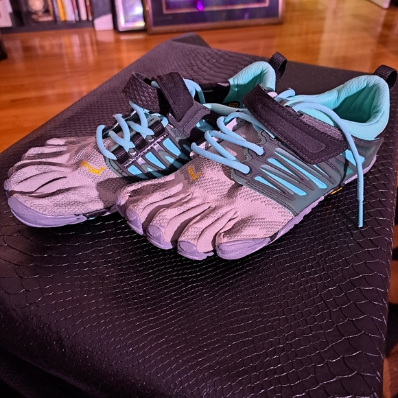 Vibram womens 7 - Picture 1 of 6
